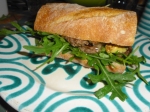 Steak-Sandwich mit Dijon-Senf und Rucola